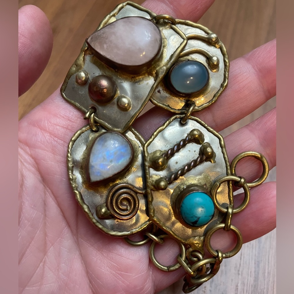 Stunner! Brutalist mixed metals with genuine semi precious gemstones bracelet. - Picture 7 of 10